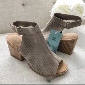 Toms • Grenade Perforated Block Sandals Tan Suede